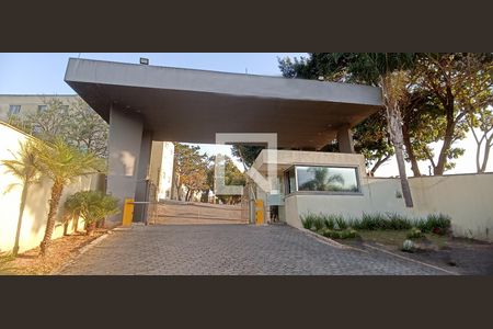 Apartamento à venda com 86m², 3 quartos e 1 vaga Apartamento à venda com 86m², 3 quartos e 1 vagaFachada e portaria