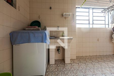 Casa à venda com 280m², 5 quartos e 1 vaga Casa à venda com 280m², 5 quartos e 1 vagaCasa 1 - area de serviço