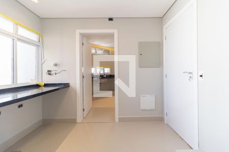 Apartamento à venda com 220m², 4 quartos e 3 vagasLavanderia