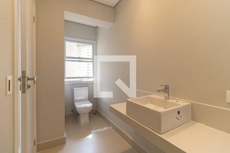 Apartamento à venda com 220m², 4 quartos e 3 vagasBanheiro da Suíte 2