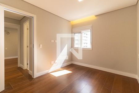 Apartamento à venda com 220m², 4 quartos e 3 vagasQuarto 3