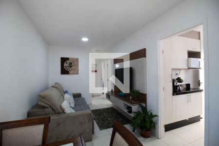 Sala de casa de condomínio para alugar com 2 quartos, 55m² em Jardim Simus, Sorocaba