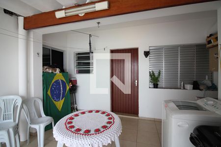 Casa à venda com 240m², 3 quartos e 2 vagasLavanderia Edícula