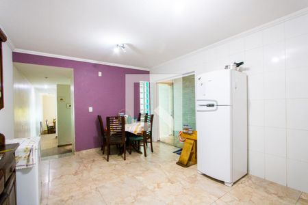 Casa à venda com 230m², 3 quartos e sem vaga Casa à venda com 230m², 3 quartos e sem vagaCozinha