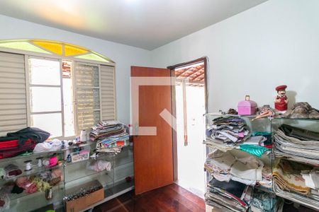 Casa à venda com 500m², 5 quartos e 3 vagasQuarto 4