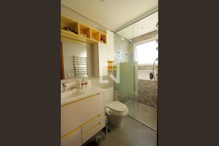 Apartamento à venda com 126m², 2 quartos e 4 vagasBanheiro Suite 1