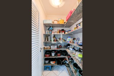 Casa para alugar com 600m², 4 quartos e 6 vagas Casa para alugar com 600m², 4 quartos e 6 vagasDespensa