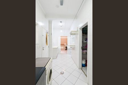 Casa para alugar com 600m², 4 quartos e 6 vagas Casa para alugar com 600m², 4 quartos e 6 vagasÁrea de serviço