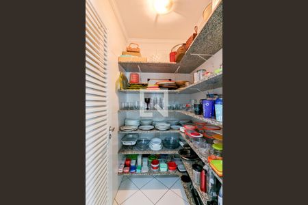 Casa para alugar com 600m², 4 quartos e 6 vagas Casa para alugar com 600m², 4 quartos e 6 vagasDespensa