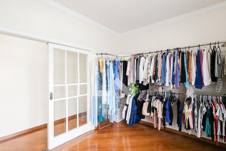 Casa para alugar com 600m², 4 quartos e 6 vagas Casa para alugar com 600m², 4 quartos e 6 vagasQuarto 1