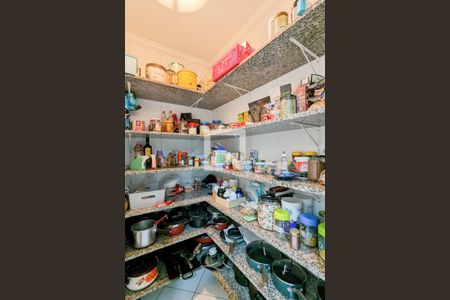 Casa para alugar com 600m², 4 quartos e 6 vagas Casa para alugar com 600m², 4 quartos e 6 vagasDespensa