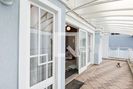 Casa para alugar com 600m², 4 quartos e 6 vagas Casa para alugar com 600m², 4 quartos e 6 vagasVaranda