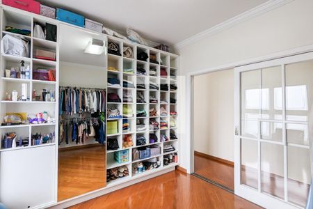 Casa para alugar com 600m², 4 quartos e 6 vagas Casa para alugar com 600m², 4 quartos e 6 vagasQuarto 1