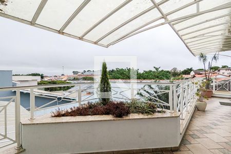 Casa para alugar com 600m², 4 quartos e 6 vagas Casa para alugar com 600m², 4 quartos e 6 vagasVaranda