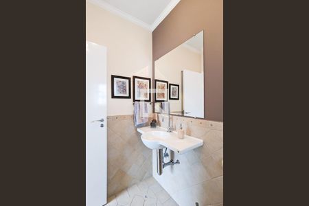 Casa para alugar com 600m², 4 quartos e 6 vagas Casa para alugar com 600m², 4 quartos e 6 vagasLavabo