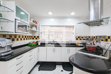 Casa para alugar com 600m², 4 quartos e 6 vagas Casa para alugar com 600m², 4 quartos e 6 vagasCozinha