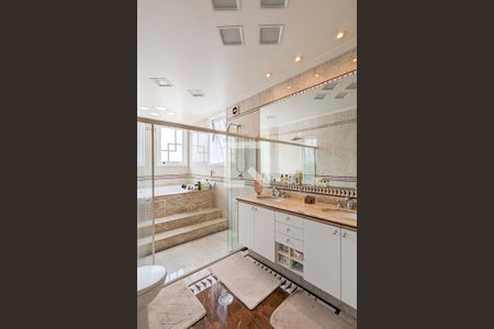 Casa para alugar com 600m², 4 quartos e 6 vagas Casa para alugar com 600m², 4 quartos e 6 vagasBanheiro da suíte 2