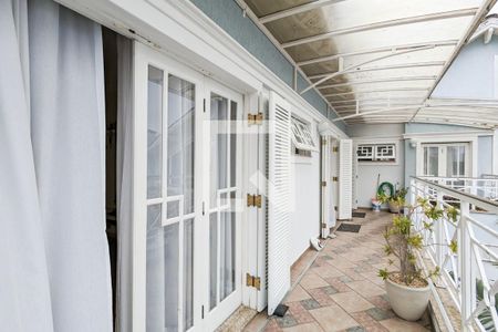 Casa para alugar com 600m², 4 quartos e 6 vagas Casa para alugar com 600m², 4 quartos e 6 vagasVaranda