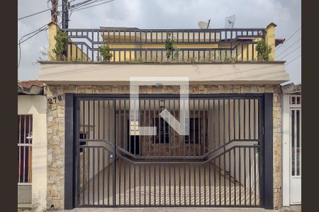 Casa para alugar com 149m², 3 quartos e 2 vagas Casa para alugar com 149m², 3 quartos e 2 vagasFachada