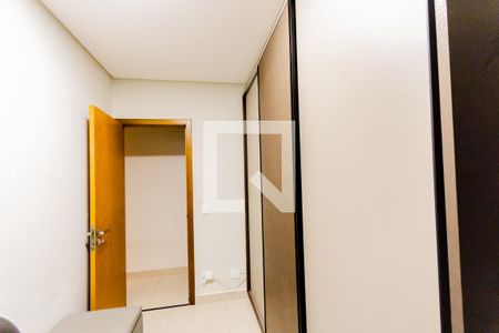 Apartamento à venda com 100m², 2 quartos e 2 vagasQuarto 