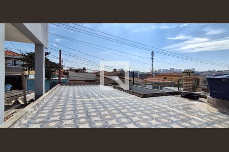 Casa à venda com 145m², 2 quartos e 2 vagas Casa à venda com 145m², 2 quartos e 2 vagasTerraço