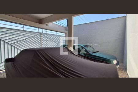 Casa à venda com 145m², 2 quartos e 2 vagas Casa à venda com 145m², 2 quartos e 2 vagasGaragem