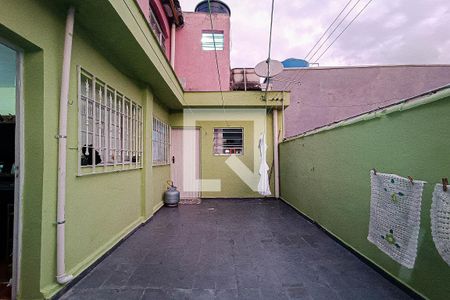 Casa à venda com 240m², 4 quartos e 2 vagasÁrea de Serviço 2