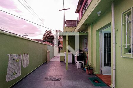 Casa à venda com 240m², 4 quartos e 2 vagasÁrea de Serviço 2