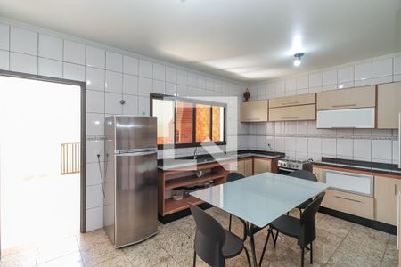 Casa à venda com 125m², 3 quartos e 4 vagas Casa à venda com 125m², 3 quartos e 4 vagasCozinha