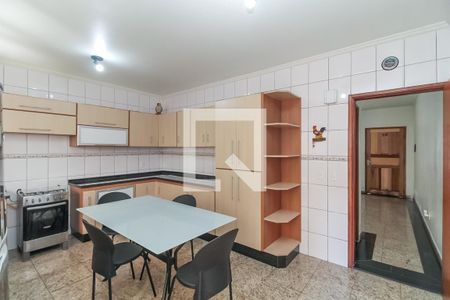 Casa à venda com 125m², 3 quartos e 4 vagas Casa à venda com 125m², 3 quartos e 4 vagasCozinha