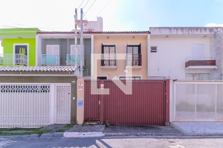 Casa à venda com 125m², 3 quartos e 4 vagas Casa à venda com 125m², 3 quartos e 4 vagasFachada