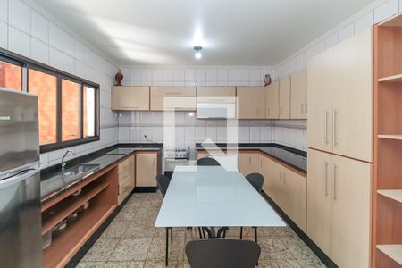 Casa à venda com 125m², 3 quartos e 4 vagas Casa à venda com 125m², 3 quartos e 4 vagasCozinha