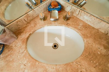 Casa à venda com 150m², 3 quartos e 8 vagasBanheiro