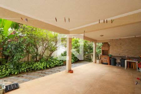 Casa à venda com 150m², 3 quartos e 8 vagasQuintal