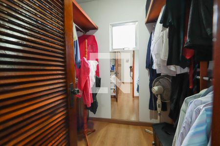 Casa à venda com 150m², 3 quartos e 8 vagasCloset