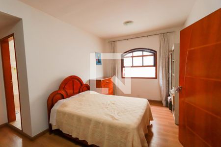 Casa à venda com 150m², 3 quartos e 8 vagasSuíte