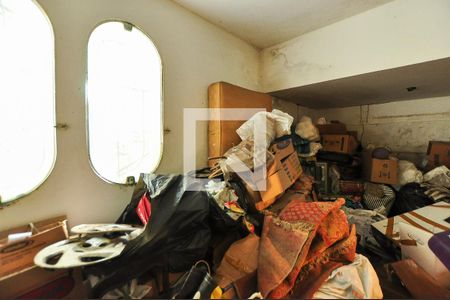 Casa à venda com 300m², 4 quartos e 4 vagasDepósito subsolo
