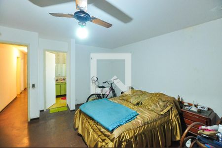 Casa à venda com 300m², 4 quartos e 4 vagasSuíte