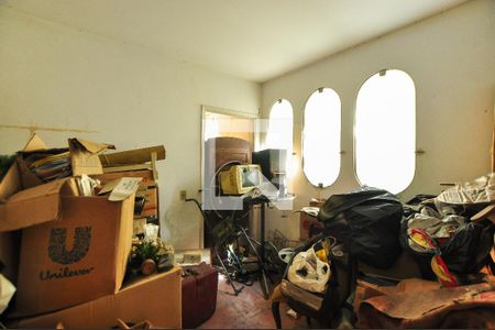 Casa à venda com 300m², 4 quartos e 4 vagasDepósito subsolo