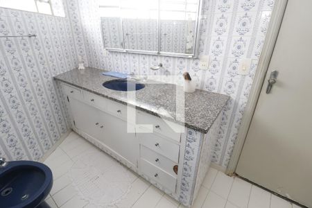 Casa à venda com 180m², 3 quartos e 4 vagasBanheiro