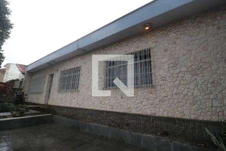 Casa à venda com 180m², 3 quartos e 4 vagasFachada