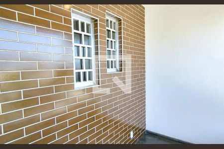 Casa à venda com 300m², 3 quartos e 2 vagas Casa à venda com 300m², 3 quartos e 2 vagasVaranda