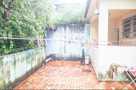 Casa à venda com 120m², 2 quartos e 3 vagas Casa à venda com 120m², 2 quartos e 3 vagasarea de serviço e quintal