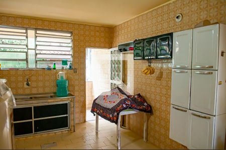 Casa à venda com 120m², 2 quartos e 3 vagas Casa à venda com 120m², 2 quartos e 3 vagascozinha