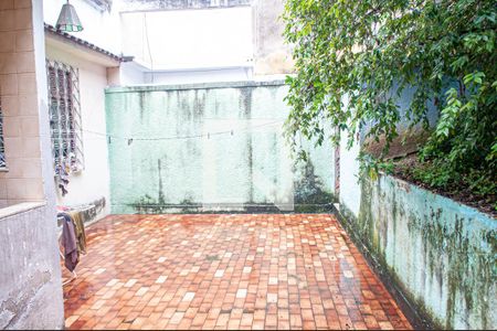 Casa à venda com 120m², 2 quartos e 3 vagas Casa à venda com 120m², 2 quartos e 3 vagasarea de serviço e quintal