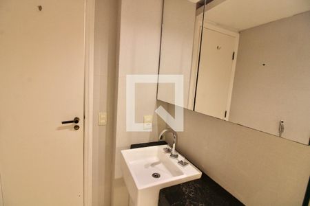 Apartamento à venda com 243m², 4 quartos e 3 vagasBanheiro da Suíte