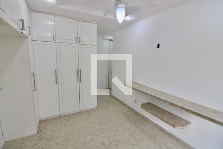 Apartamento à venda com 243m², 4 quartos e 3 vagasQuarto 2