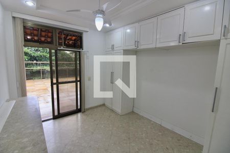 Apartamento à venda com 243m², 4 quartos e 3 vagasQuarto 2