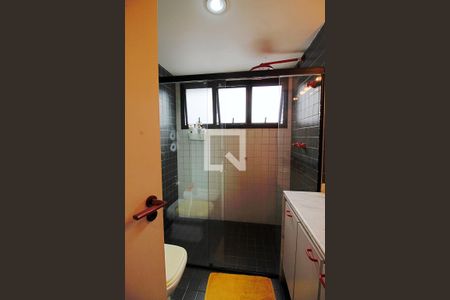 Apartamento à venda com 260m², 3 quartos e 4 vagas Apartamento à venda com 260m², 3 quartos e 4 vagasBanheiro da Suíte 1
