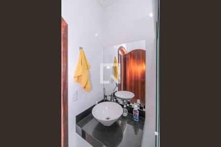 Casa à venda com 330m², 4 quartos e 2 vagas Casa à venda com 330m², 4 quartos e 2 vagasBanheiro 2